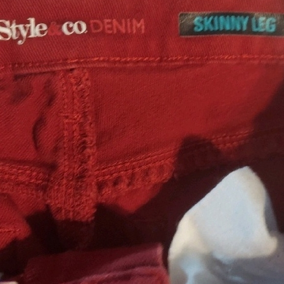 Style & Co Size 8 Red distressed jeans - Picture 4 of 4